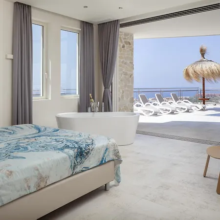 Exclusiv One Villa *