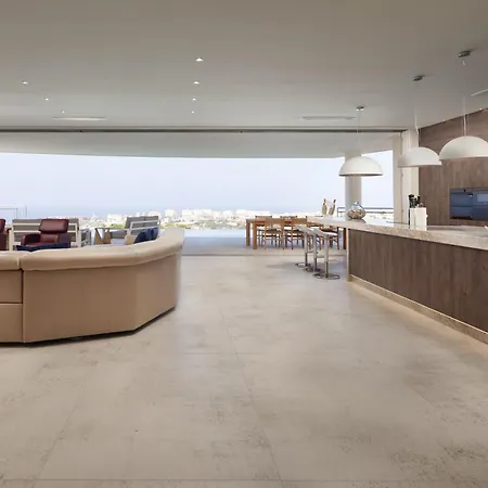 Villa Exclusiv One *
