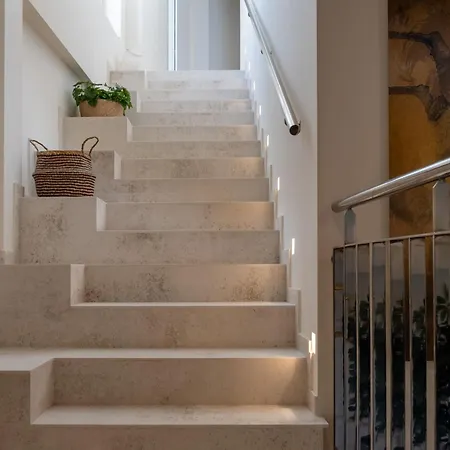 Exclusiv One Villa *