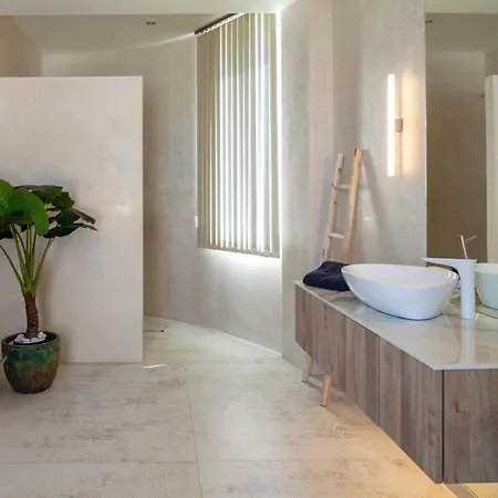 Villa Exclusiv One *